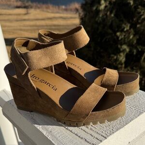 NWOT Women’s Pedro Garcia Brown Suede Wedge Sandals